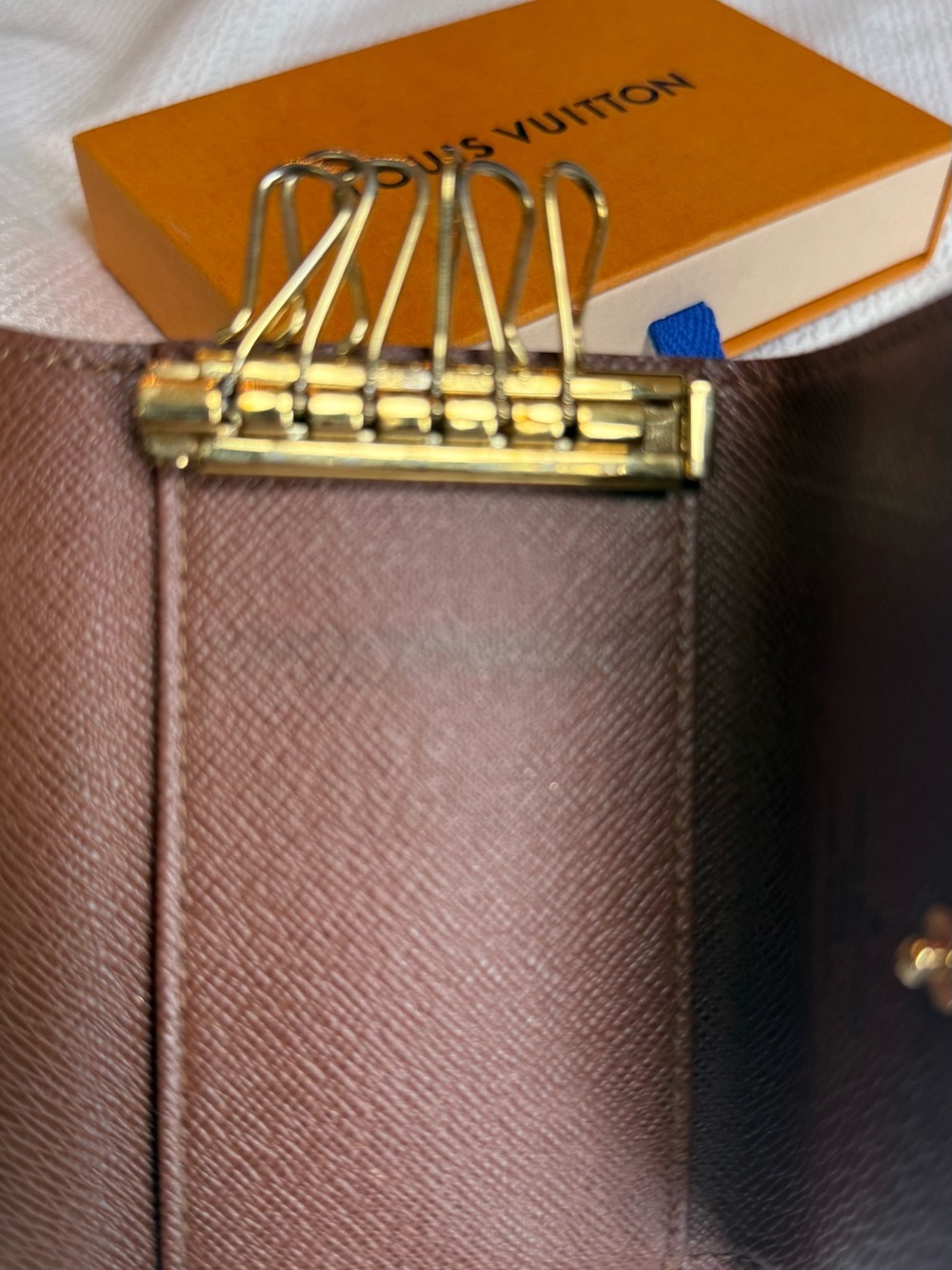 Louis Vuitton Monogram 6 Key Holder - Picture 10 of 15